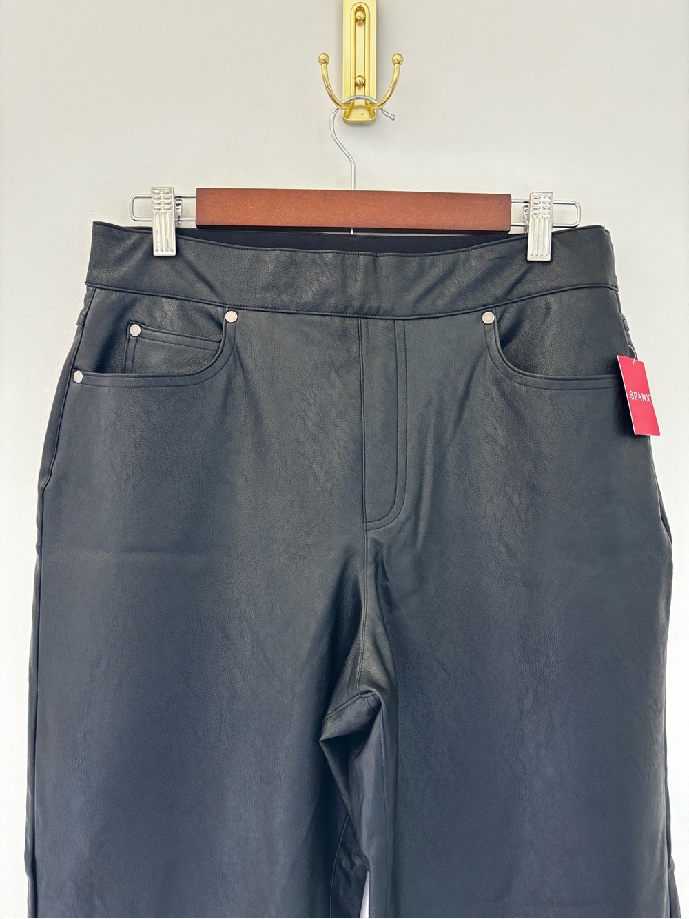 NWT SPANX Leather-Like Slim Straight Pants Luxe Black Size Large Stretch - Picture 3 of 16